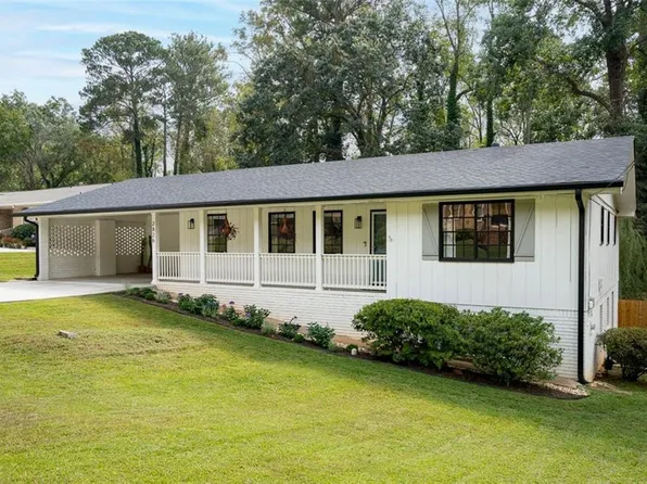 2826 Rainbow Forest Dr, Decatur, GA 30034