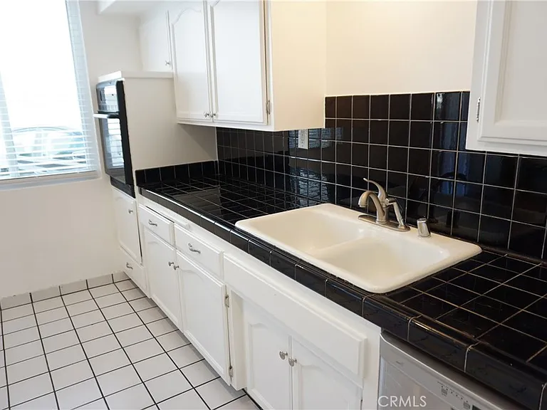4610 Densmore Ave #20 — Photo 14