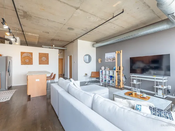 6 S Laflin St APT 915, Chicago, IL 60607