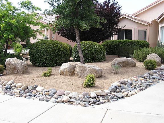 3rd image of 895 Whispering Oak Dr