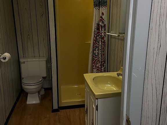 5th image of 1723 Crestmont Dr