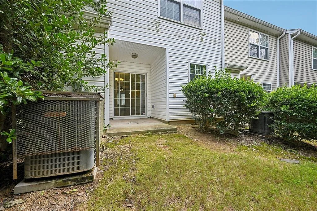 3 bed, 2.5 bath, 1512 sqft, $2,175 — Photo 4