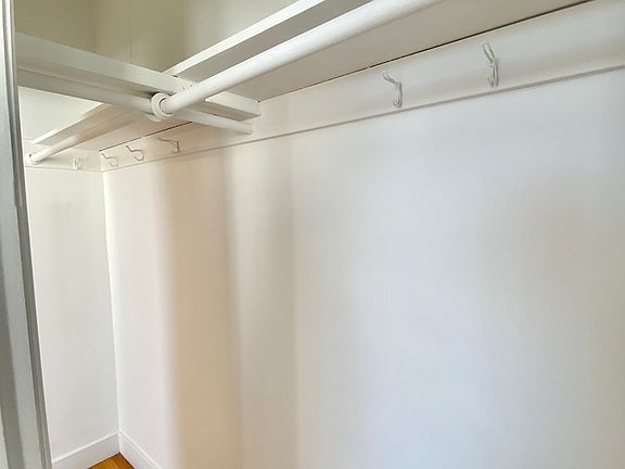 5th image of 2395 Pacific Ave #306