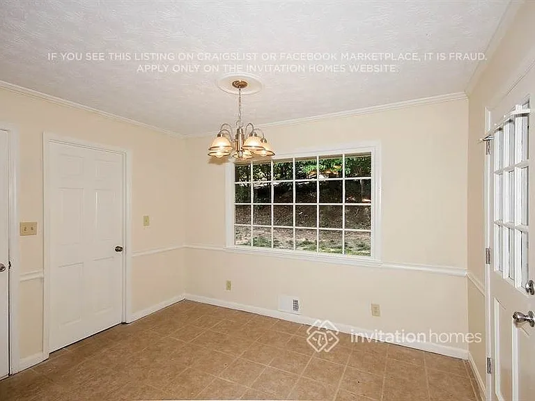 458 Glendale Ct — Photo 9