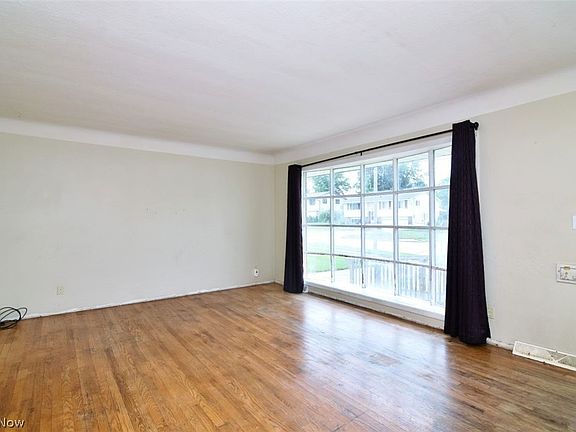 4th image of 235 Lowrie Blvd