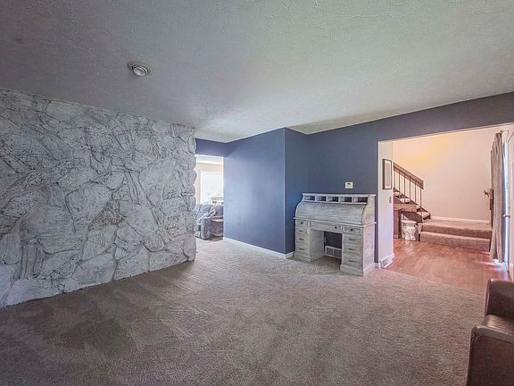 4th image of 4455 Amesbury Dr