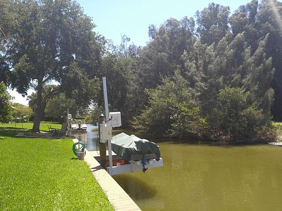 3rd image of 2037 Sykes Creek Dr