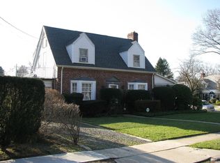 263 Greene Ave, Freeport, NY 11520
