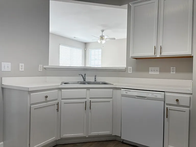 1020 Purple Glory Dr — Photo 5
