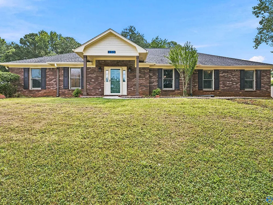 135 Castleton Dr