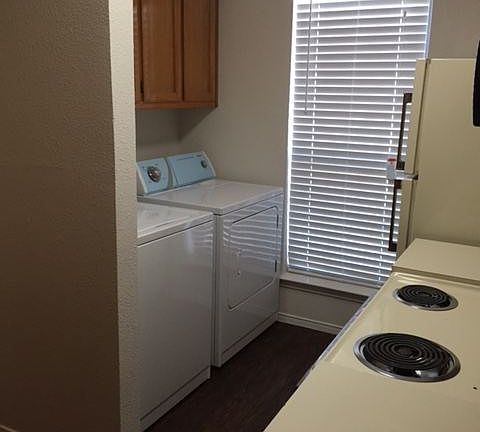 5th image of 214 N Texas Blvd