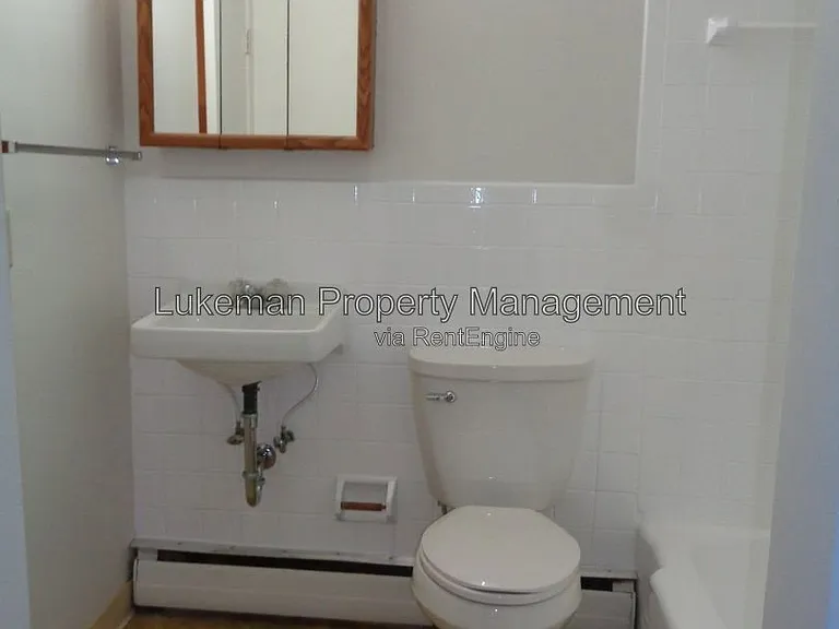 1536 Henson Ave #2 — Photo 8