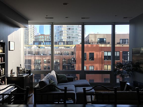 5th image of 500 W Superior St Unit 609