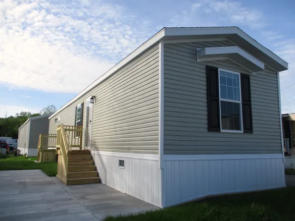 166 Broadmore Dr, Washington, PA 15301