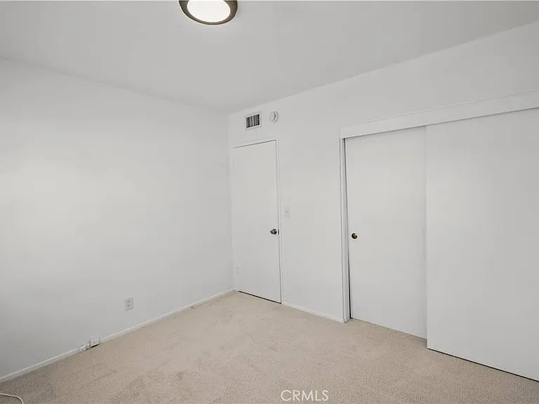 6061 Dundee Dr — Photo 16