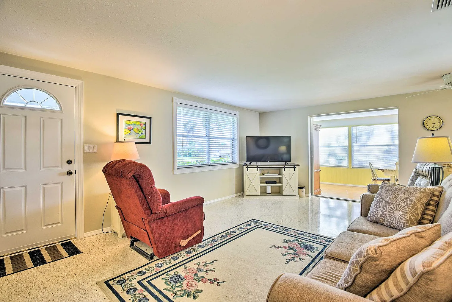 2 bed, 2.0 bath, 1399 sqft, $3,612 — Photo 2