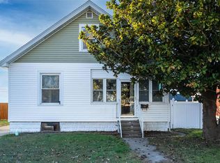 224 S 7th St, Wood River, IL 62095