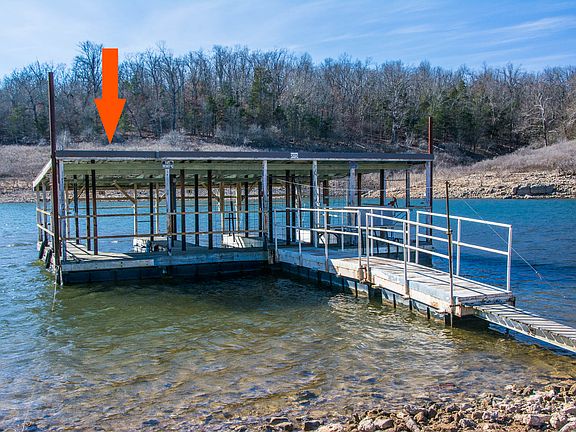 Bull Shoals dock stall 