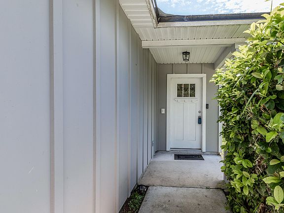 5th image of 8206 Highfield Ave