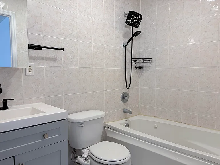 90 Leonard St #B2 — Photo 7