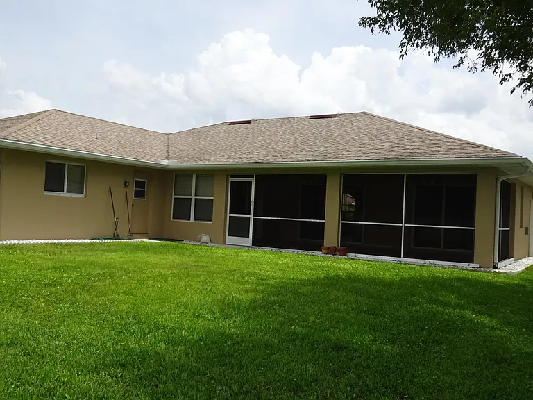 3002 SW 1st Ave — Photo 9