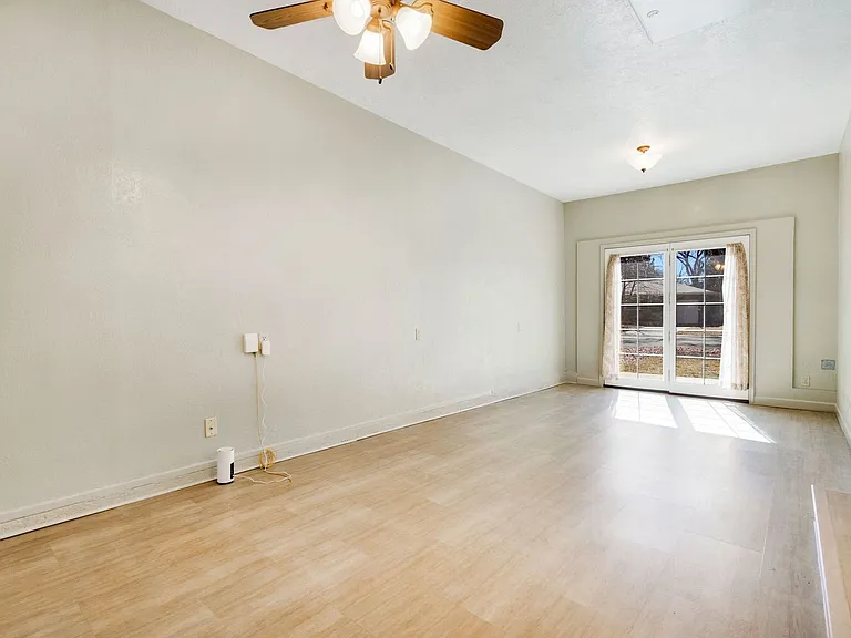 404 Cornell Ave — Photo 10