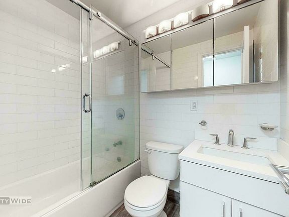 5th image of 1045 Lexington Ave #4
