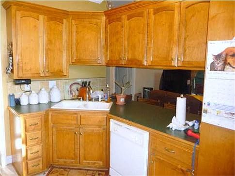 4th image of 211 Shady Park Dr