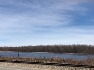 S Front St, Lansing, IA 52151