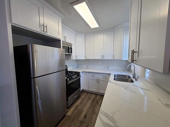 2nd image of 1006 N Sierra Bonita Ave #9