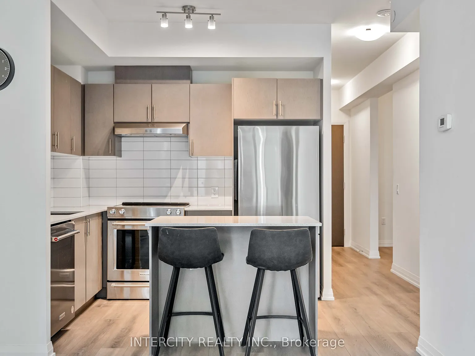 Charisma Condos — Photo 4