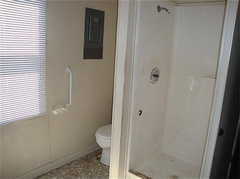 4th image of 817 12th Ave N