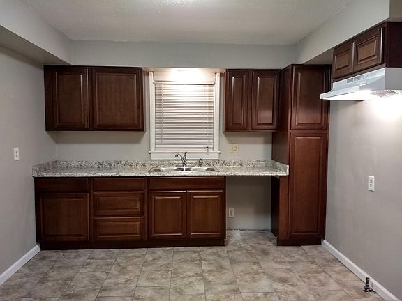 Completely renovated kitchen!