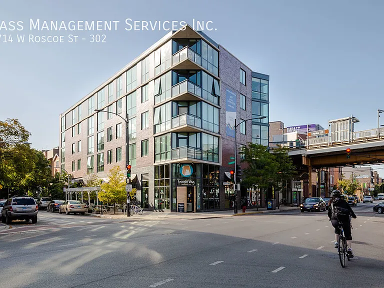 Centrum Lakeview — Photo 1