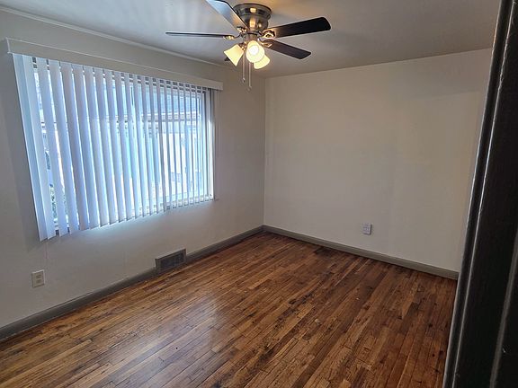 5th image of 412 Glen View Ct