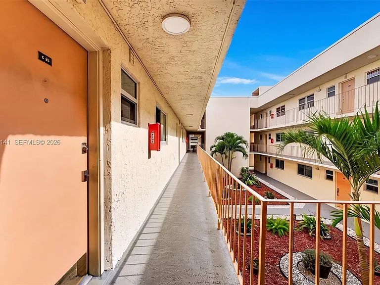 10300 Coral Way #C25 — Photo 4