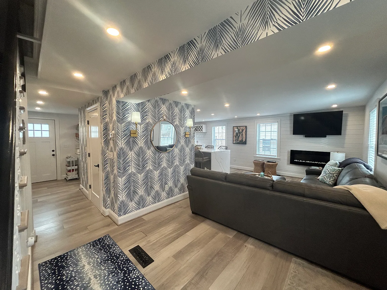 3 bed, 1225 sqft, $3,400 — Photo 2