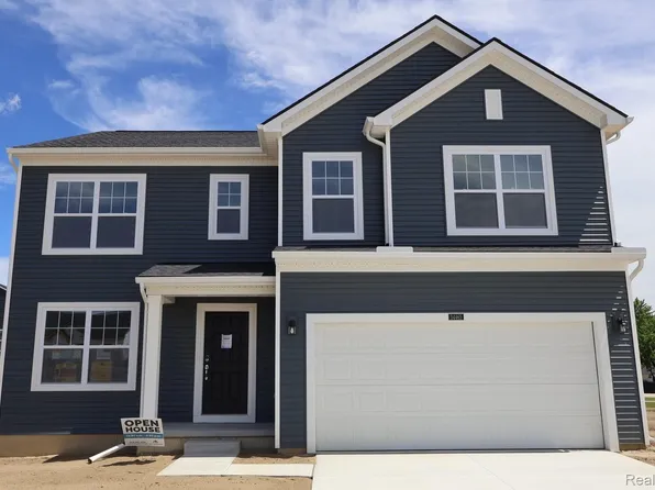34465 Sandpiper Ct, Chesterfield, MI 48047