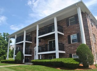 3 Walker Rd APT 10, North Andover, MA 01845