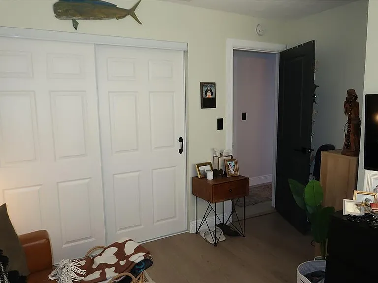 5945 Venetian Blvd NE — Photo 25