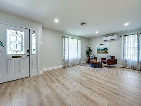 5th image of 3406 Springwood Ln