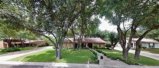 1st image of 604 White Oak Ln