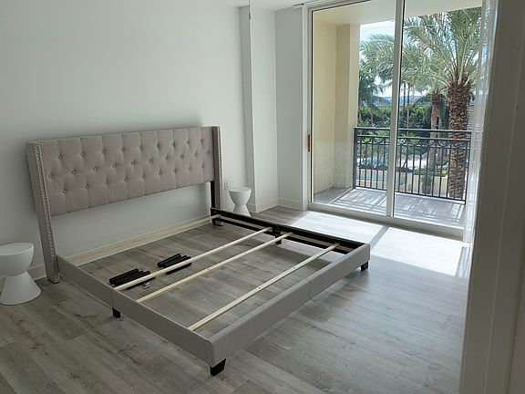 5th image of 550 Okeechobee Blvd APT 1105