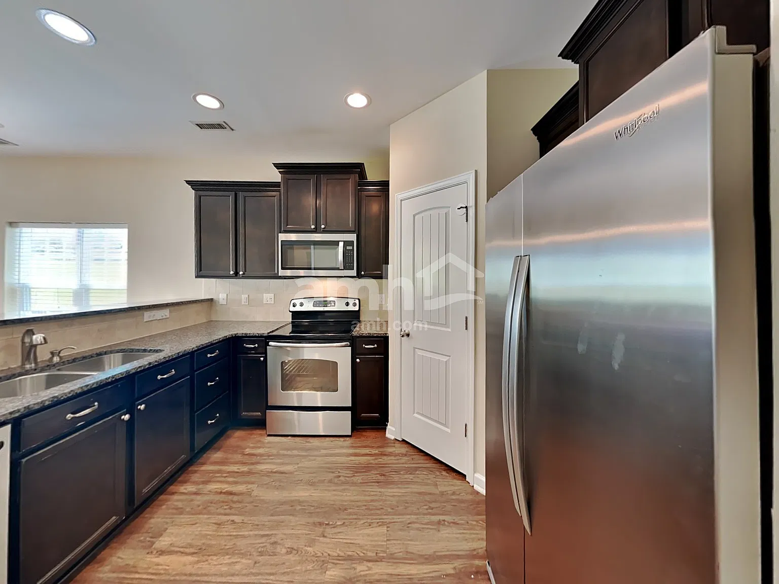 4 bed, 2.5 bath, 1919 sqft, $2,150 — Photo 3