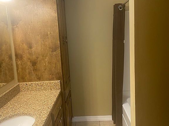 5th image of 105 Sumac Cir