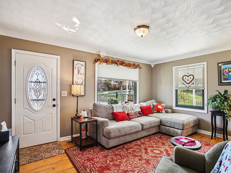 155 Rolling Hills Dr, Tennessee Ridge, TN 37178 | Zillow