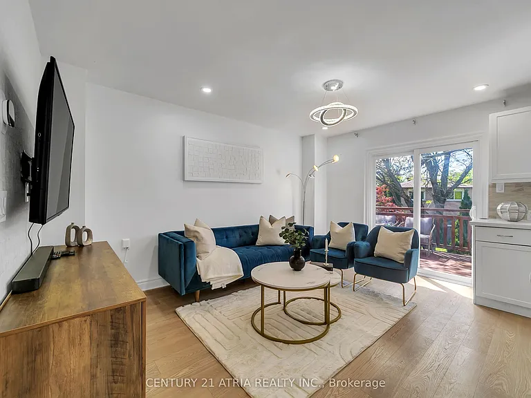 10 Park Lane Cir — Photo 18
