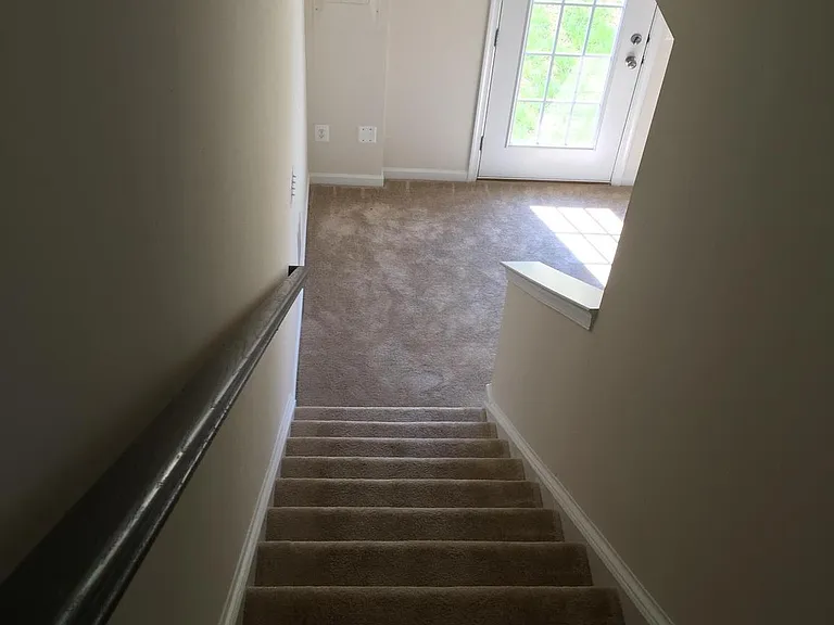 202 Apsley Ter — Photo 16