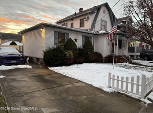 35 Mundy Ave, Staten Island, NY 10310