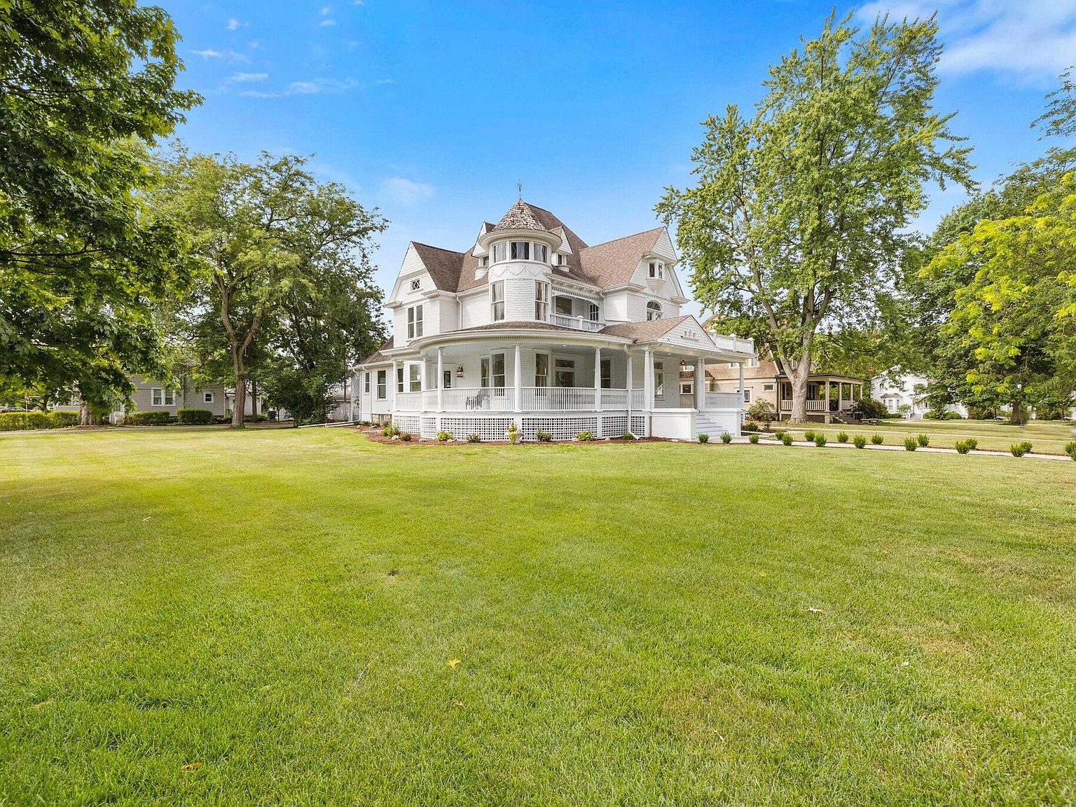 107 W South St, Crown Point, IN 46307 | MLS #808754 | Zillow